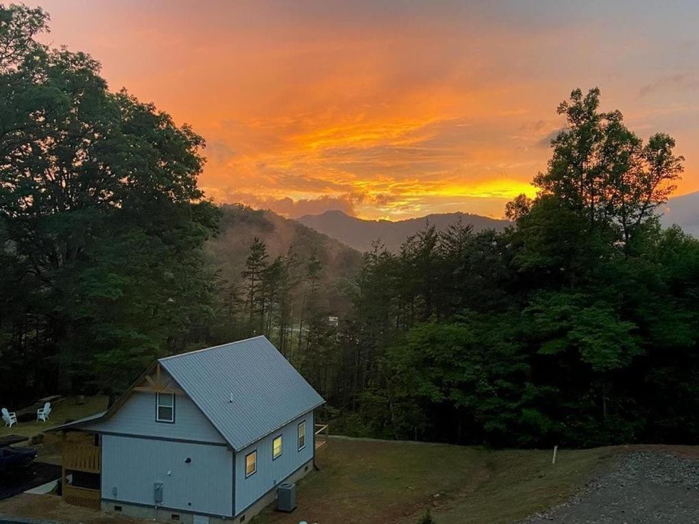 Twin Oaks Cabin ブライソン・シティ エクステリア 写真