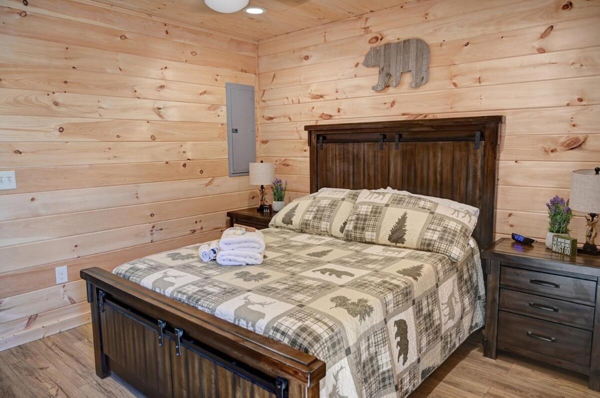 Twin Oaks Cabin ブライソン・シティ エクステリア 写真