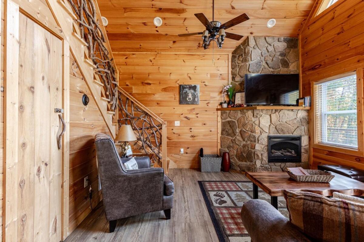 Twin Oaks Cabin ブライソン・シティ エクステリア 写真