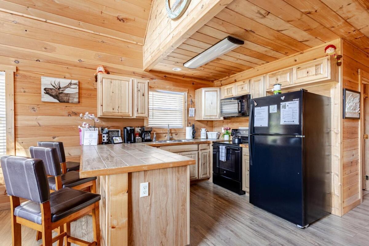 Twin Oaks Cabin ブライソン・シティ エクステリア 写真