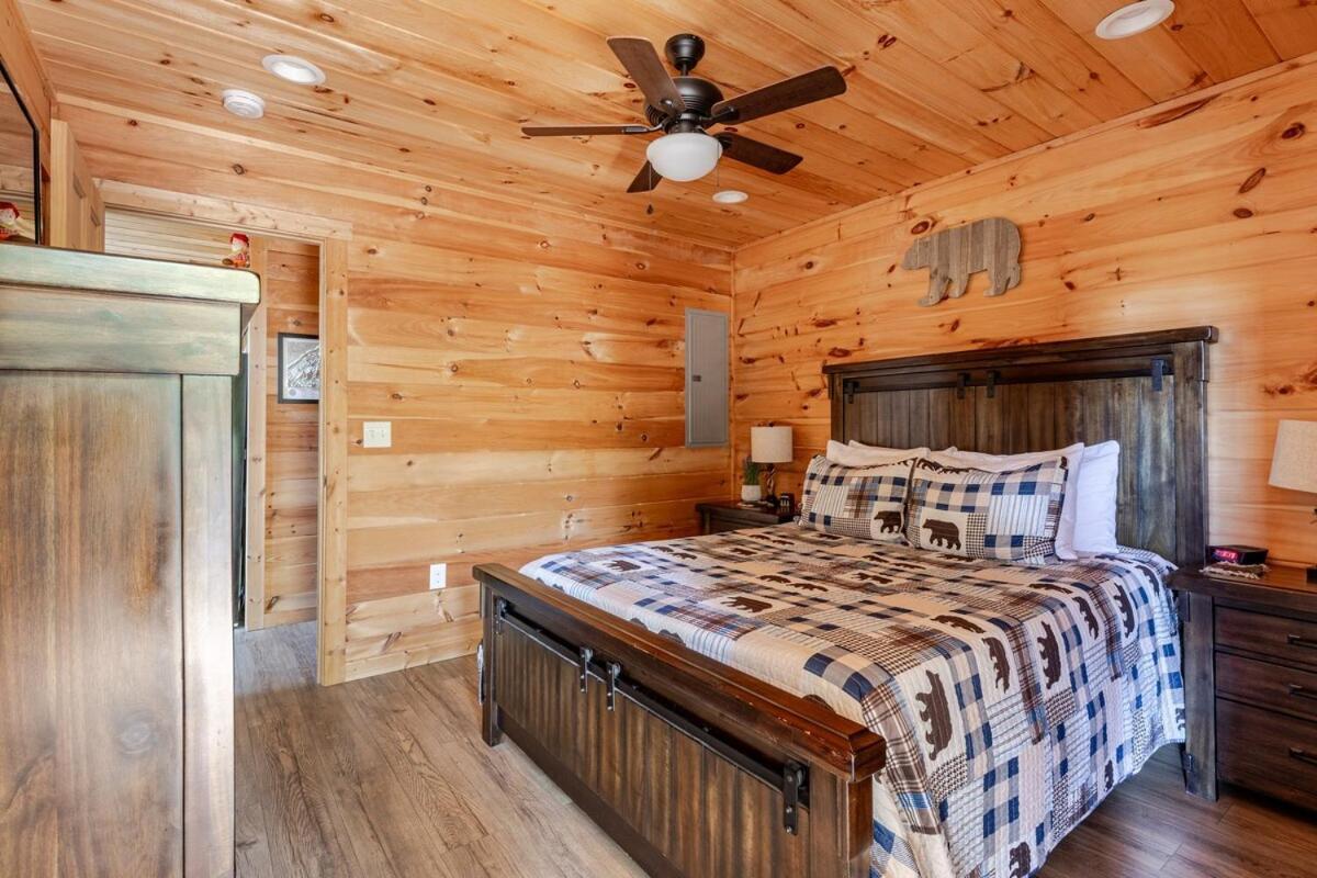 Twin Oaks Cabin ブライソン・シティ エクステリア 写真